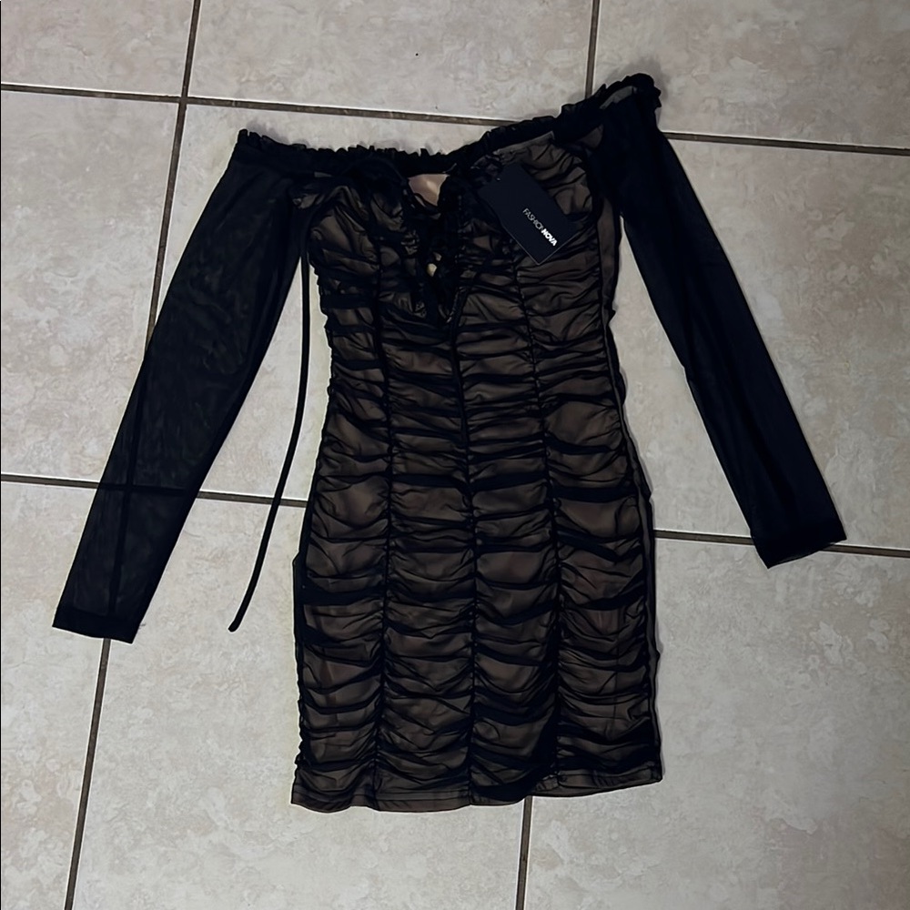 Fashion Nova Black Ruched Off-Shoulder Bodycon Dress